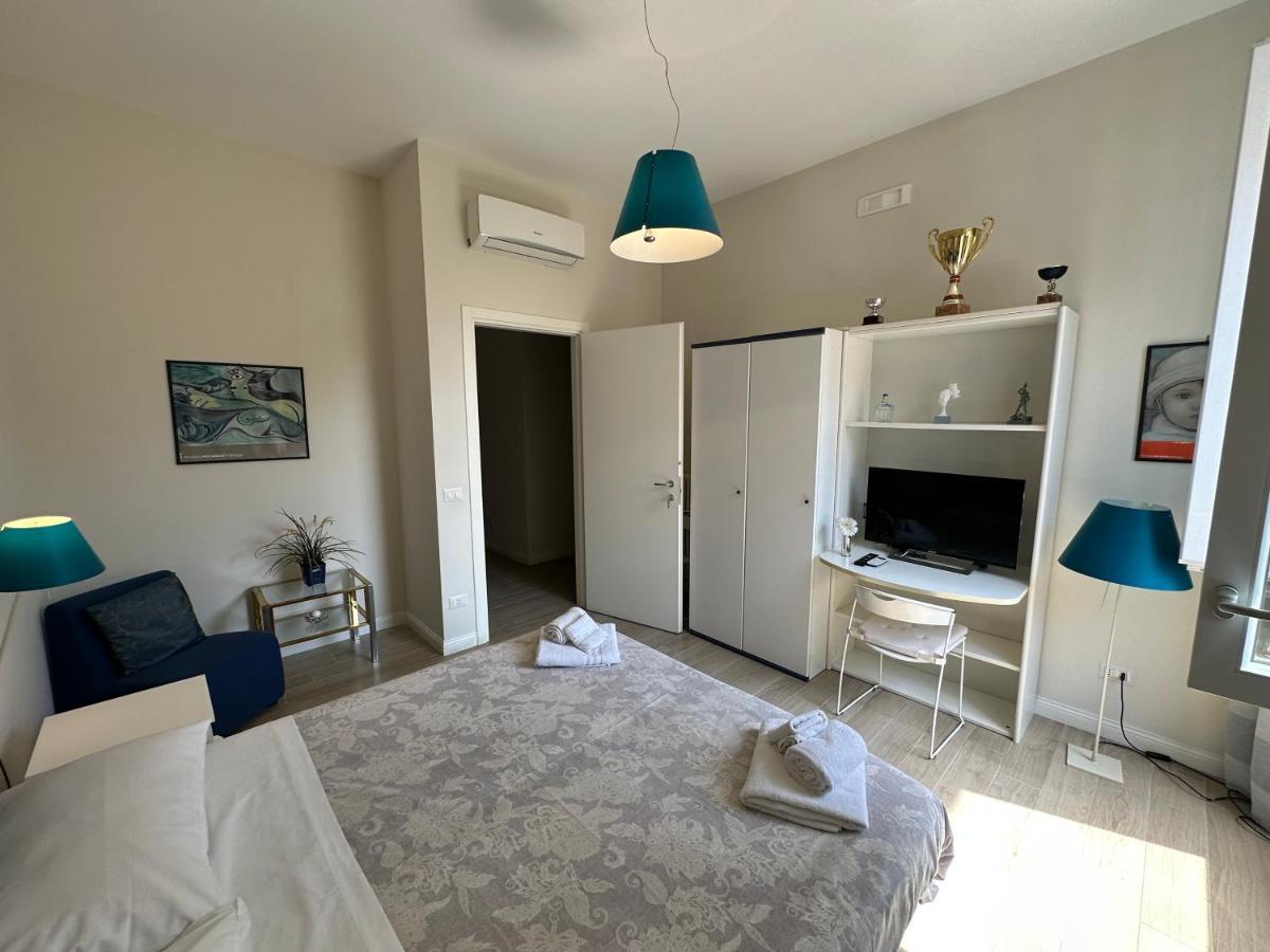 Domus Luca - Central Rooms In The Heart Of Napoli Ngoại thất bức ảnh