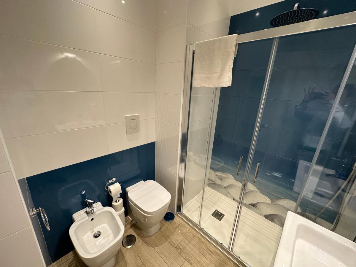 Domus Luca - Central Rooms In The Heart Of Napoli Ngoại thất bức ảnh