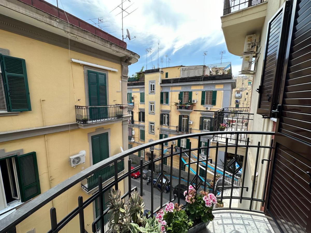 Domus Luca - Central Rooms In The Heart Of Napoli Ngoại thất bức ảnh