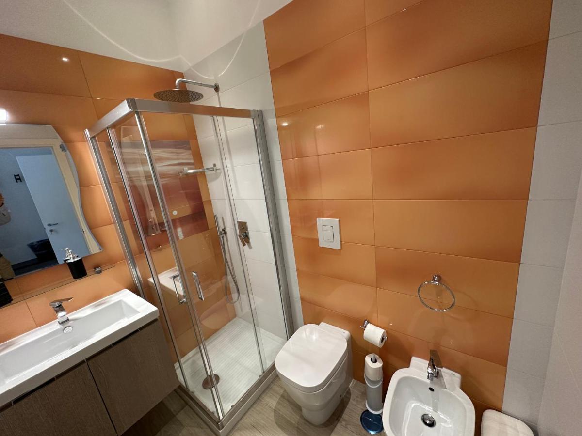 Domus Luca - Central Rooms In The Heart Of Napoli Ngoại thất bức ảnh