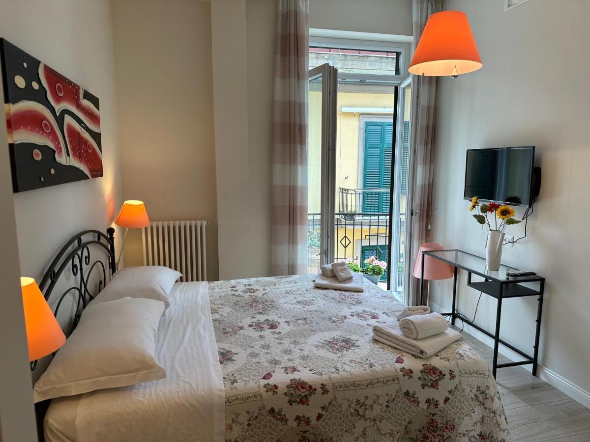 Domus Luca - Central Rooms In The Heart Of Napoli Ngoại thất bức ảnh