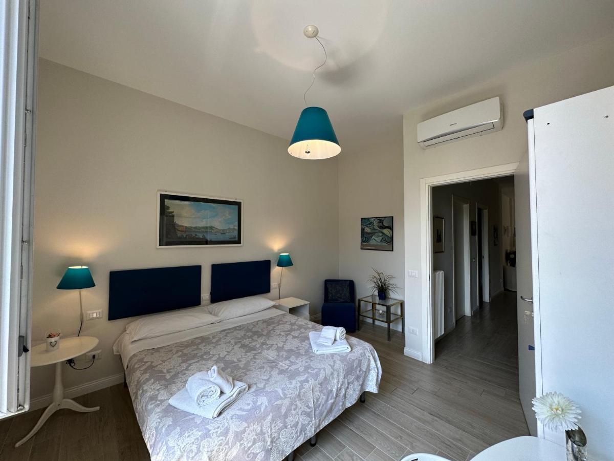 Domus Luca - Central Rooms In The Heart Of Napoli Ngoại thất bức ảnh