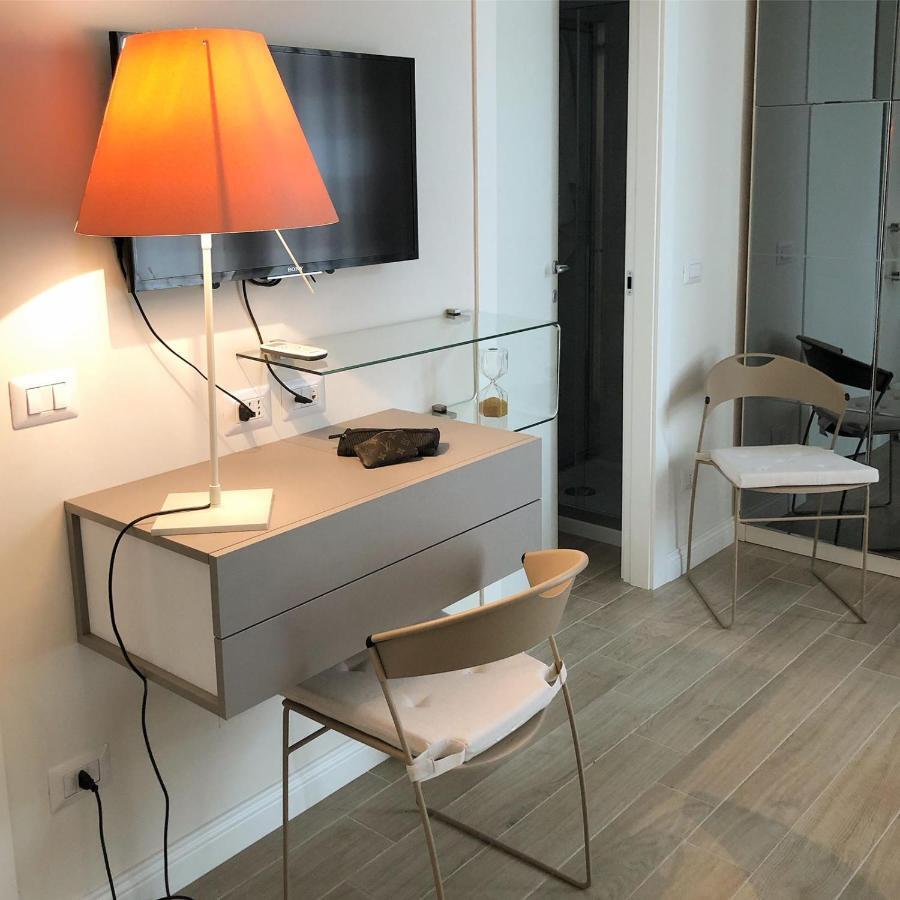 Domus Luca - Central Rooms In The Heart Of Napoli Ngoại thất bức ảnh