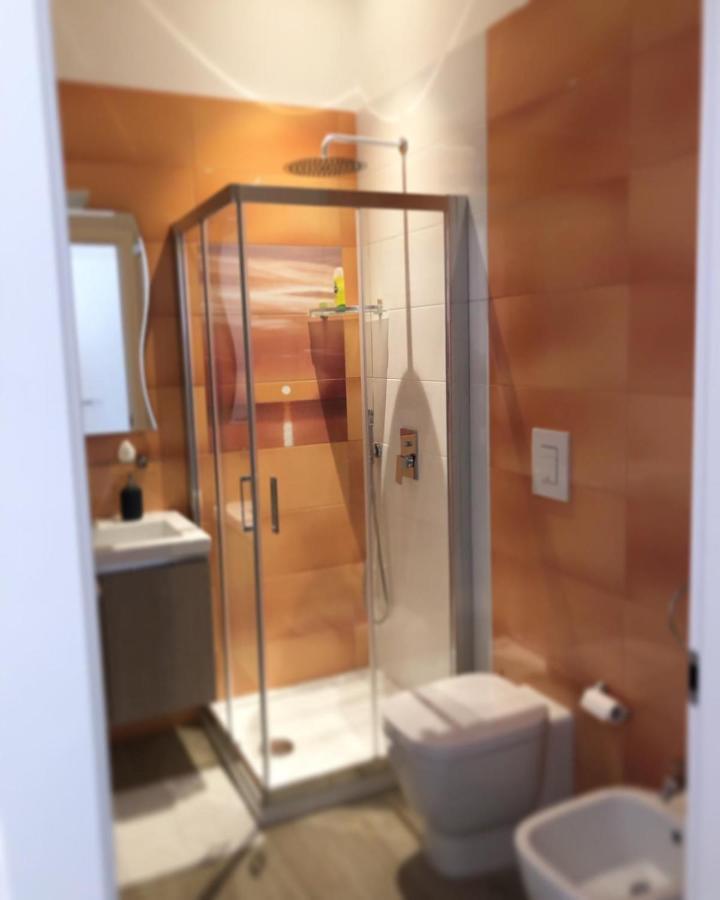Domus Luca - Central Rooms In The Heart Of Napoli Ngoại thất bức ảnh